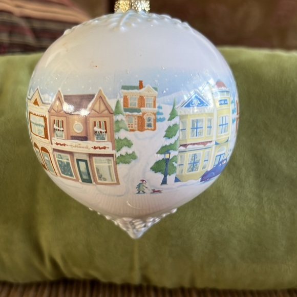 Hallmark 2008 Porcelain Houses on Main Street Ornament - No Box - Picture 2 of 9